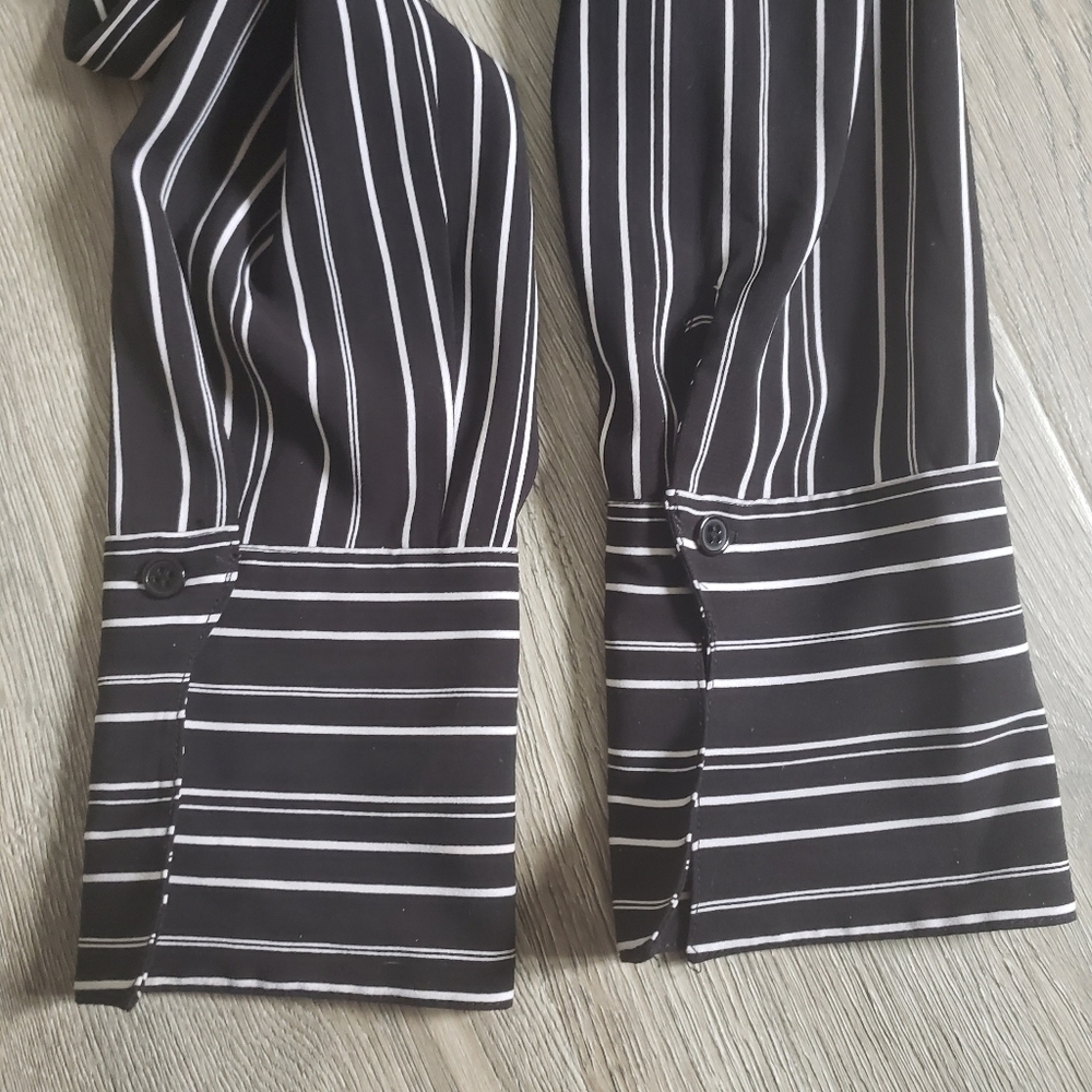⭐3/$25⭐ Striped Button Down Blouse - Picture 5 of 9